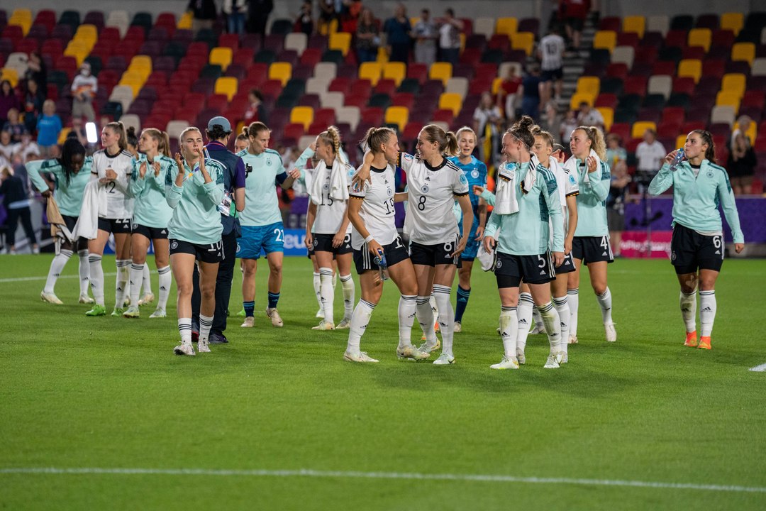 DFB-Frauen: 'Neuer Tanzmove' nach 'dreckigem' Sieg gegen Österreich