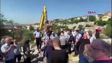 İstanbul'da olaylı yıkım: Silah sesleri yükseldi!