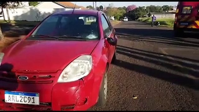 Com bicicleta elétrica, homem é atingido por carro e precisa ser socorrido no Santo Onofre