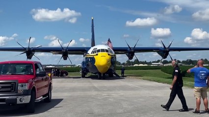 US. Navy Super Hornets Blue Angels Show