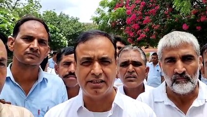 पंचायती राज मंत्री के खिलाफ सचिवालय पहुंचे सरपंच और विधायक