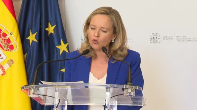 Calviño pide a los grandes banqueros que arrimen el hombro