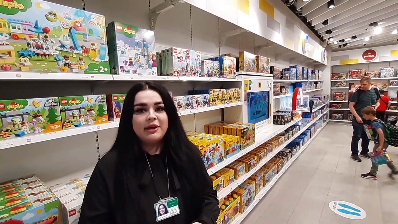 Gatwick North Terminal Lego store tour