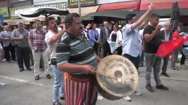 Samsun haberleri: Akşener'in Samsun 19 Mayıs'ta Dinlediği Esnaf: 3 Dönem Ak Parti'ye Oy Vermiş Biri Olarak Konuşuyorum, Tayyip Erdoğan Bizim İçin Bir Hayal Kırıklığı...