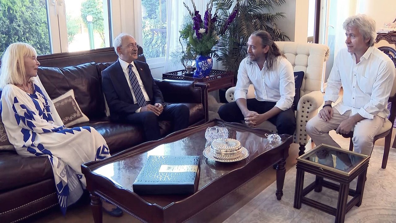 CHP Lideri Kılıçdaroğlu'ndan Cüneyt Arkın'ın ailesine taziye ziyareti