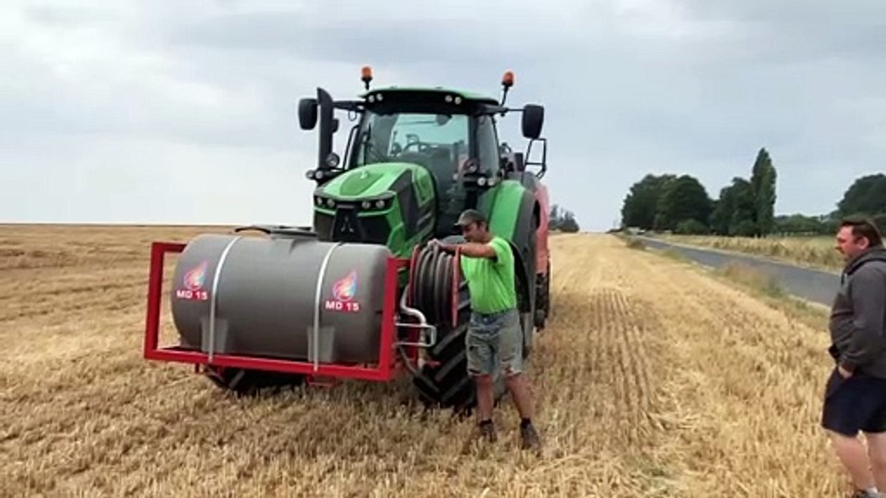 La citerne anti départ de feu en action à Fauville en Caux