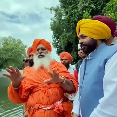 Un funcionario indio bebió agua de un río para demostrar su limpieza y acabó en el hospital