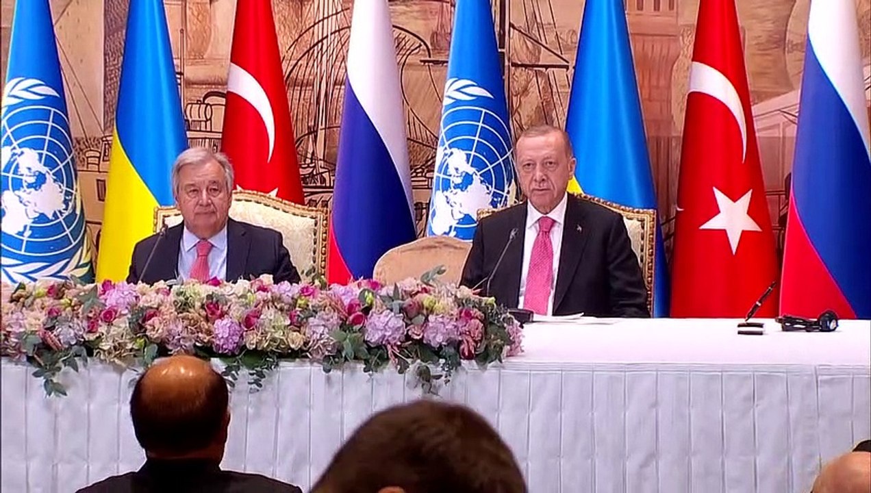 Ucrania y Rusia firman acuerdos de exportación de grano con Turquía y la ONU