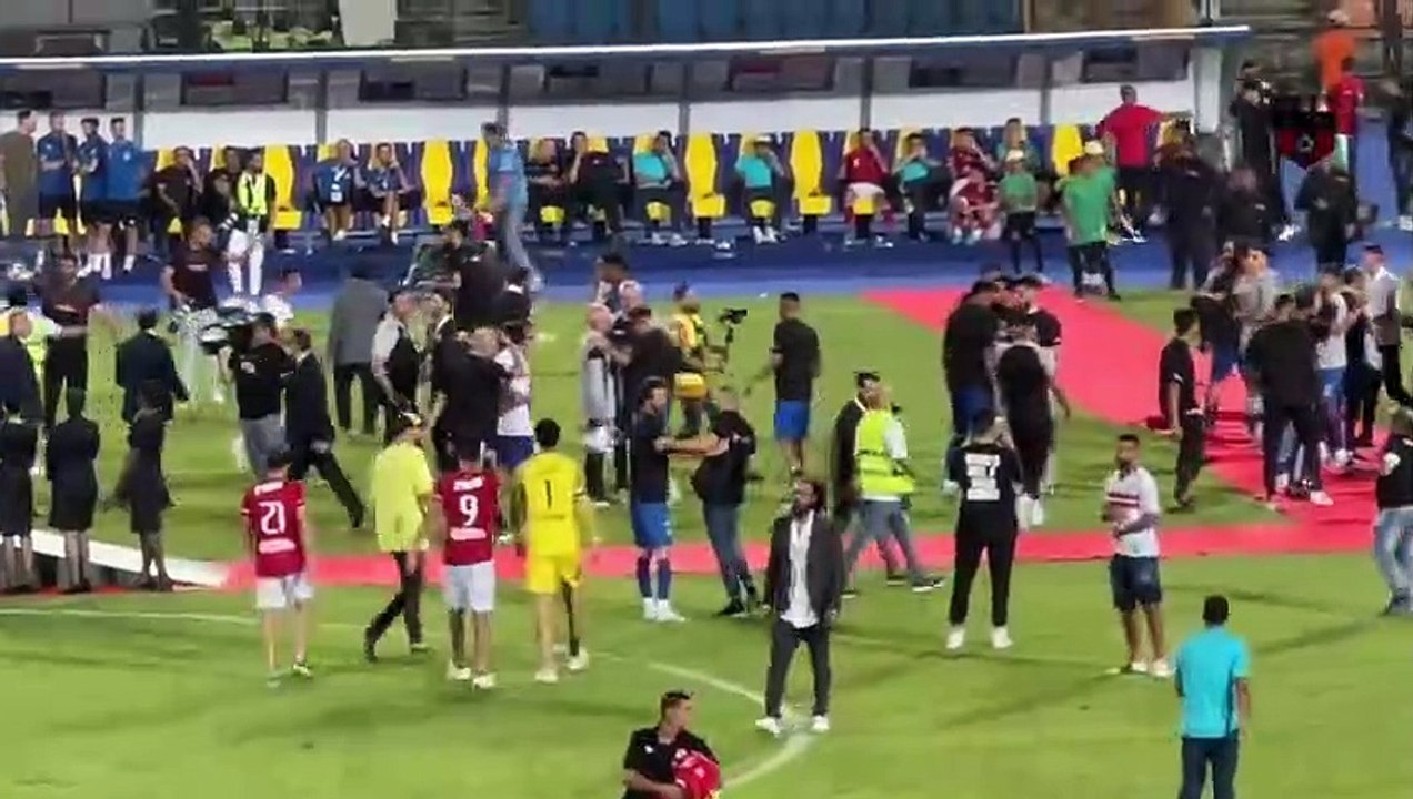 شووف ازاي هرب سيد عيد الحفيظ من ممر الزمالك الشرفي ورفض مصافحة مرتضى  ⚽️