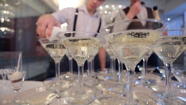 Raising a glass to safe drinking during outdoor weddings