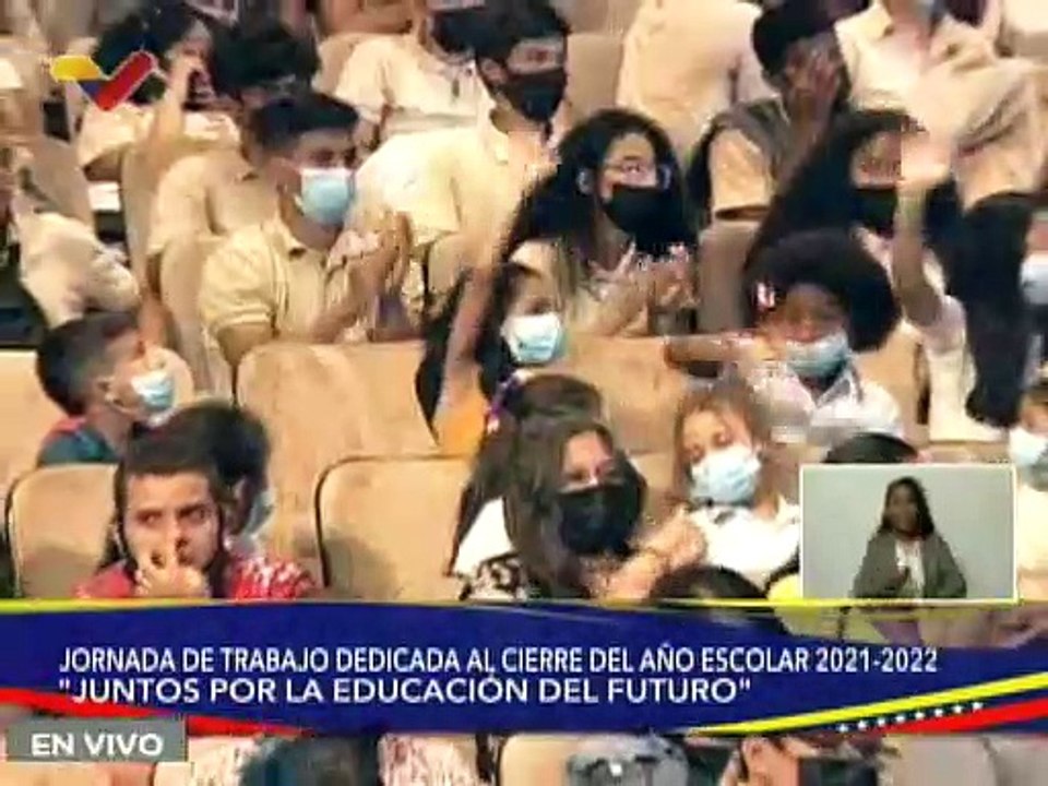 Min. Santaella: Ustedes son bachilleres de la esperanza, porque han logrado vencer los desafíos