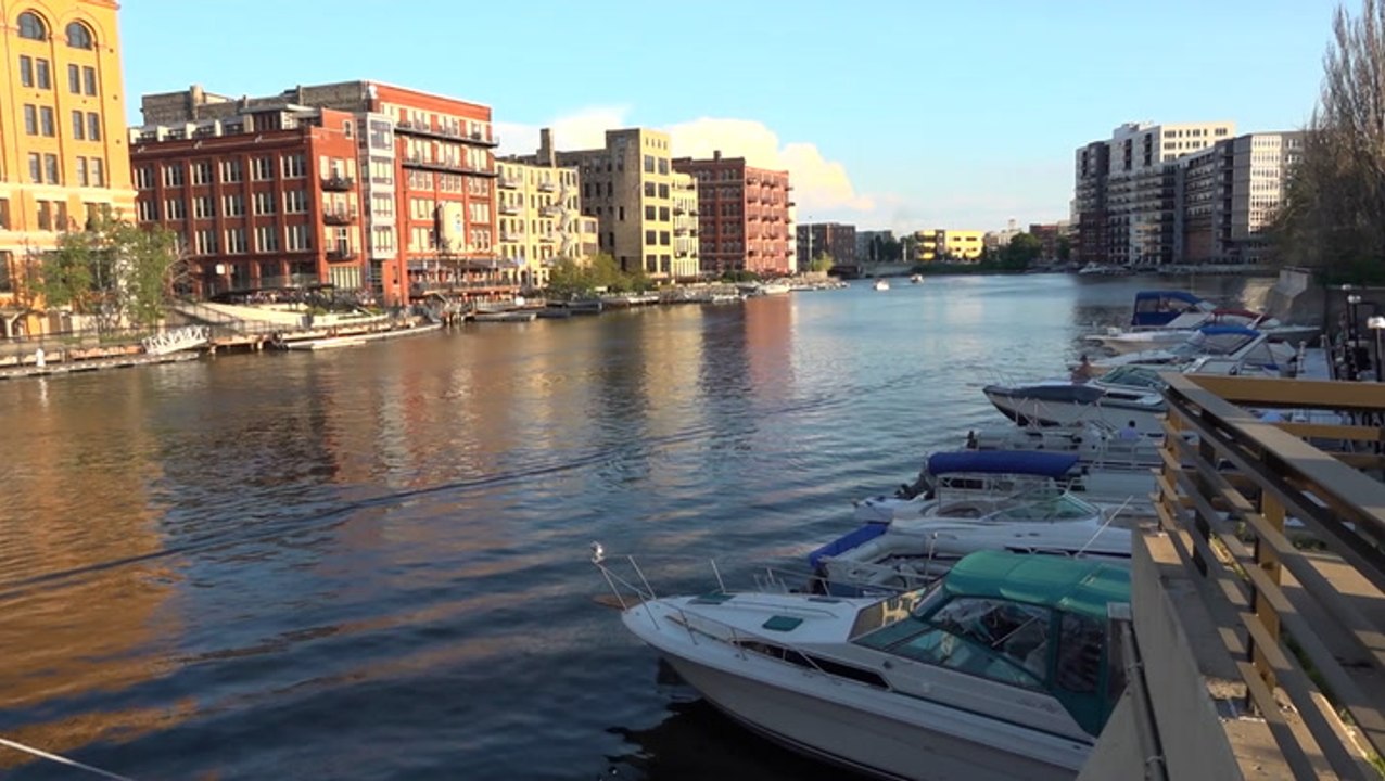 Volunteers work around the clock to map urban heat islands