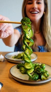 2 Ways to Cut Cucumbers for Asian Cucumber Salad