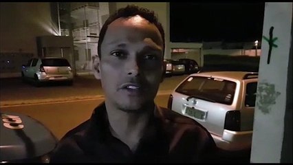 Moto estacionada irregularmente vira caso de polícia; dono chora desesperadamente