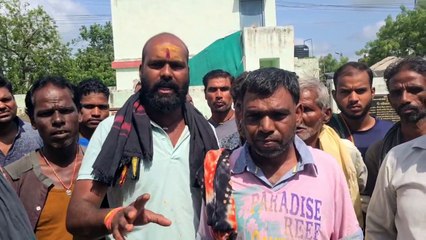 हमाल लामबंद, कामकाज ठप, मंडी में प्रदर्शन