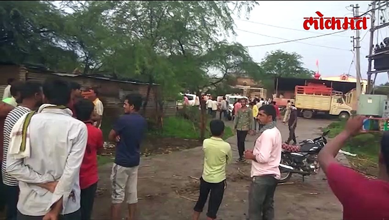 बायकोसाठी शोले स्टाईल आंदोलन! पण का