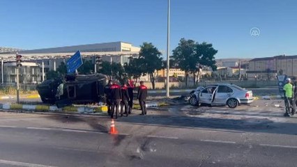 CİP İLE OTOMOBİL KAVŞAKTA ÇARPIŞTI: 1 ÖLÜ, 2 YARALI