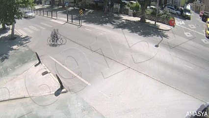 Son dakika haberleri... Dikkatsizlik ve kural ihlalinin neden olduğu kazalar kamerada