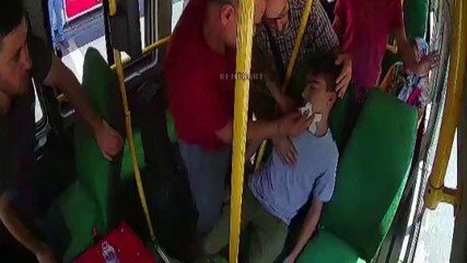 Epilepsi krizi geçiren çocuğu, güzergahından çıkıp hastaneye yetiştirdi