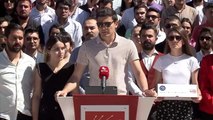 CHP Gençlik Kolları, AKP Genel Merkezi'ne CHP Parti Programı'nı ve Kılıçdaroğlu'nun Gençlere Yönelik Vaatlerinin Sıralandığı Broşürü Gönderdi.