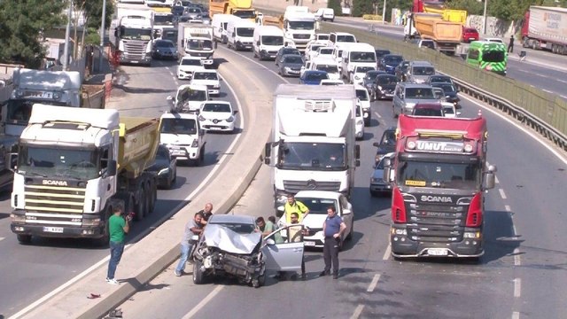 Şile otoyolunda zincirleme kaza: Trafik yoğunluğu oluştu