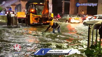 Flood Water Surrounded Moosapet Metro Station  | Hyderabad Heavy Rains   |  V6 News (1)