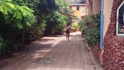 बांद्रा में Yoga Class के बाहर स्पॉट हुईं Malaika Arora