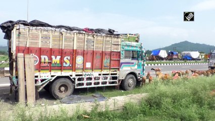 J&K: Hundreds of trucks remain stranded due to landslides in Udhampur