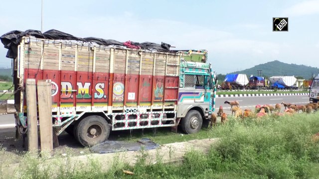 J&K: Hundreds of trucks remain stranded due to landslides in Udhampur
