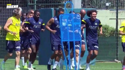 Fenerbahçe teknik direktöü Jorge Jesus, düz koşu sırasında takıma eşlik etti