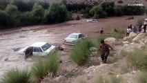 Inundaciones repentinas en la provincia iraní de Fars dejan al menos 21 muertos y dos desaparecidos