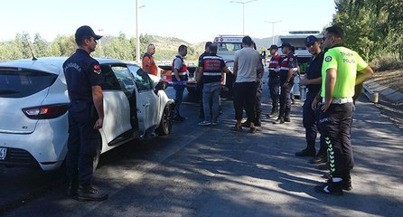 Otomobil TIR’a arkadan çarptı: 1 ölü, 2 yaralı