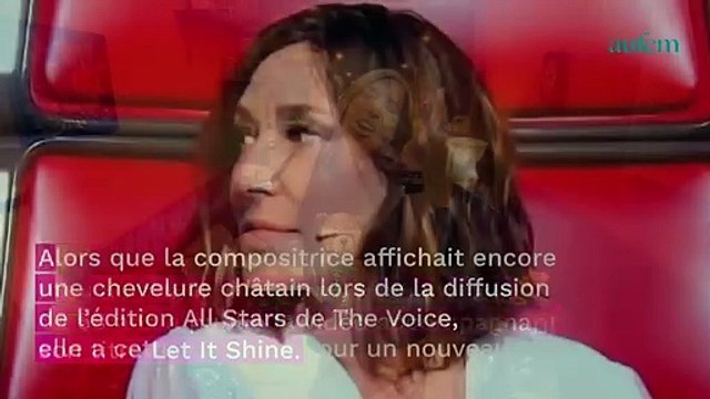 Zazie, rayonnante, elle assume ses cheveux blancs