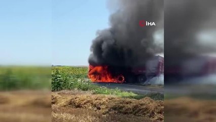 Buğday yüklü kamyon alev alev yandı