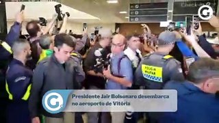 Presidente Jair Bolsonaro desembarca no aeroporto de Vitória