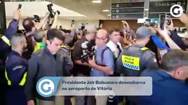 Presidente Jair Bolsonaro desembarca no aeroporto de Vitória