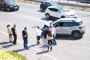 Maltepe'de 3 aracın karıştığı trafik kazasında 2 kişi yaralandı