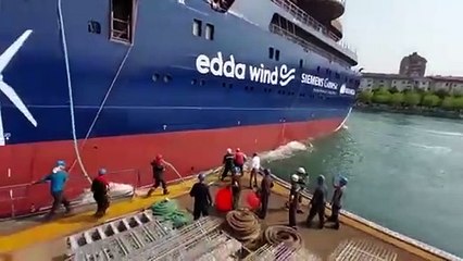 On s'attend à tout sauf à ça... Bateau un peu trop lourd