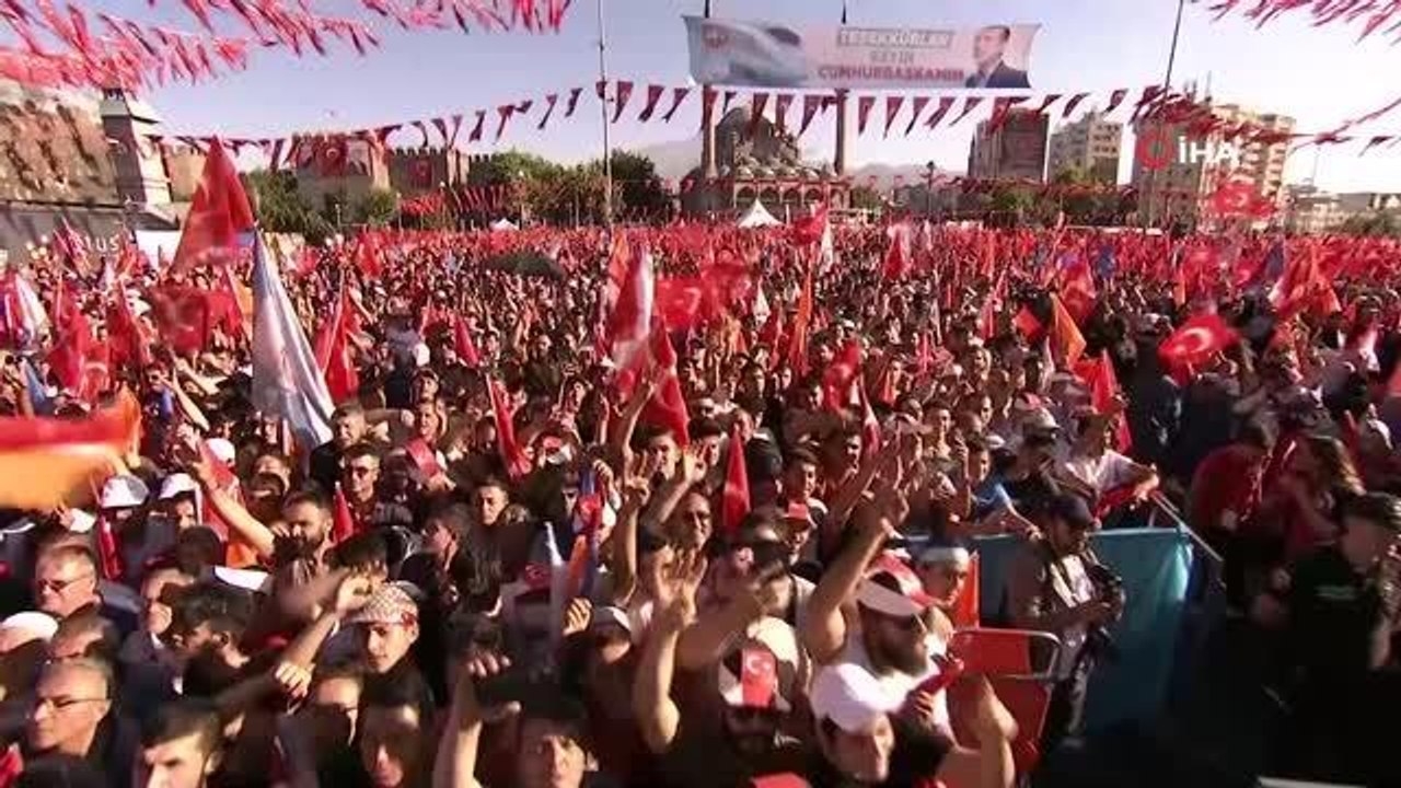 Milli Savunma Bakanı Akar: "Yunanistan'ın Türk okullarını kapatmasını şiddetle kınıyorum"