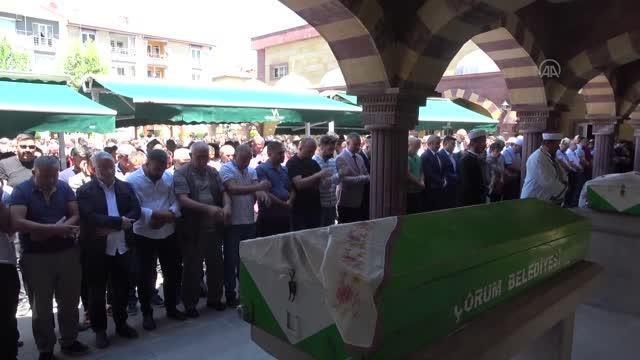 Freni patlayan vincin çarpması sonucu ölen anne ile kızının cenazesi defnedildi