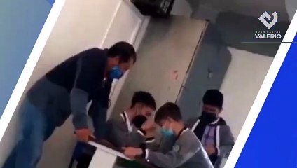 Maestro pone a sus alumnos a jugar fuercitas y uno de ellos se fractura el brazo