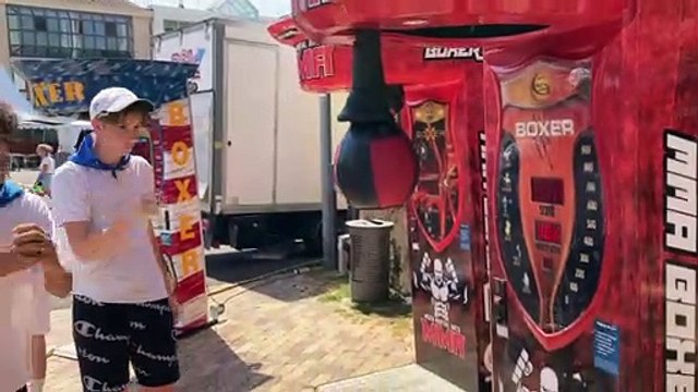 Le punching-ball électronique aux fêtes de Mont-de-Marsan