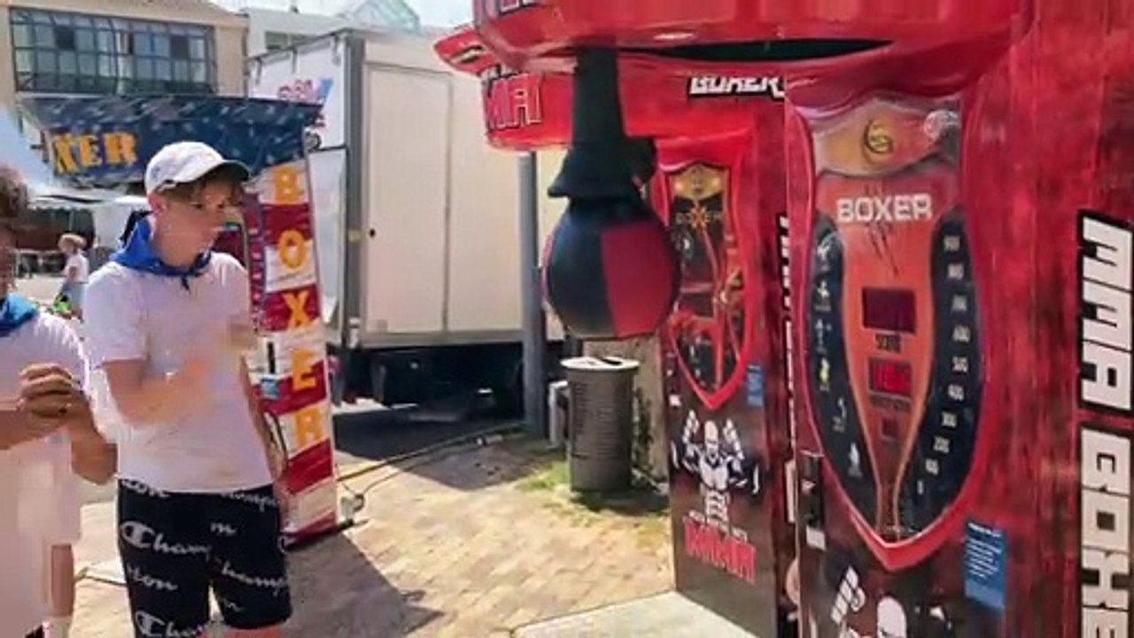 Le punching-ball électronique aux fêtes de Mont-de-Marsan