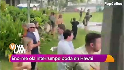 Boda en la playa fue interrumpida por fuerte oleaje en Hawaii
