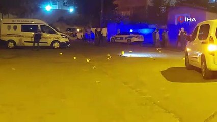 İki aile arasındaki çatışmaya müdahale etmek isteyen bekçi yaralandı, olay yerinde 36 adet boş kovan bulundu