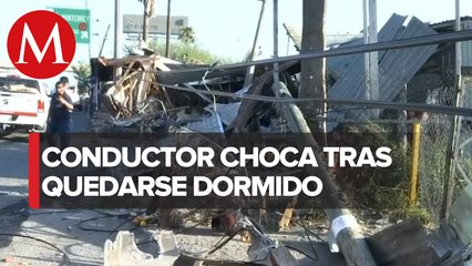 Tráiler destroza negocios en Los Cavazos, en Santiago
