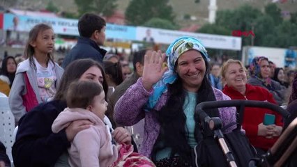 FESLİKAN YAYLASI'NDA FUNDA ARAR RÜZGARI