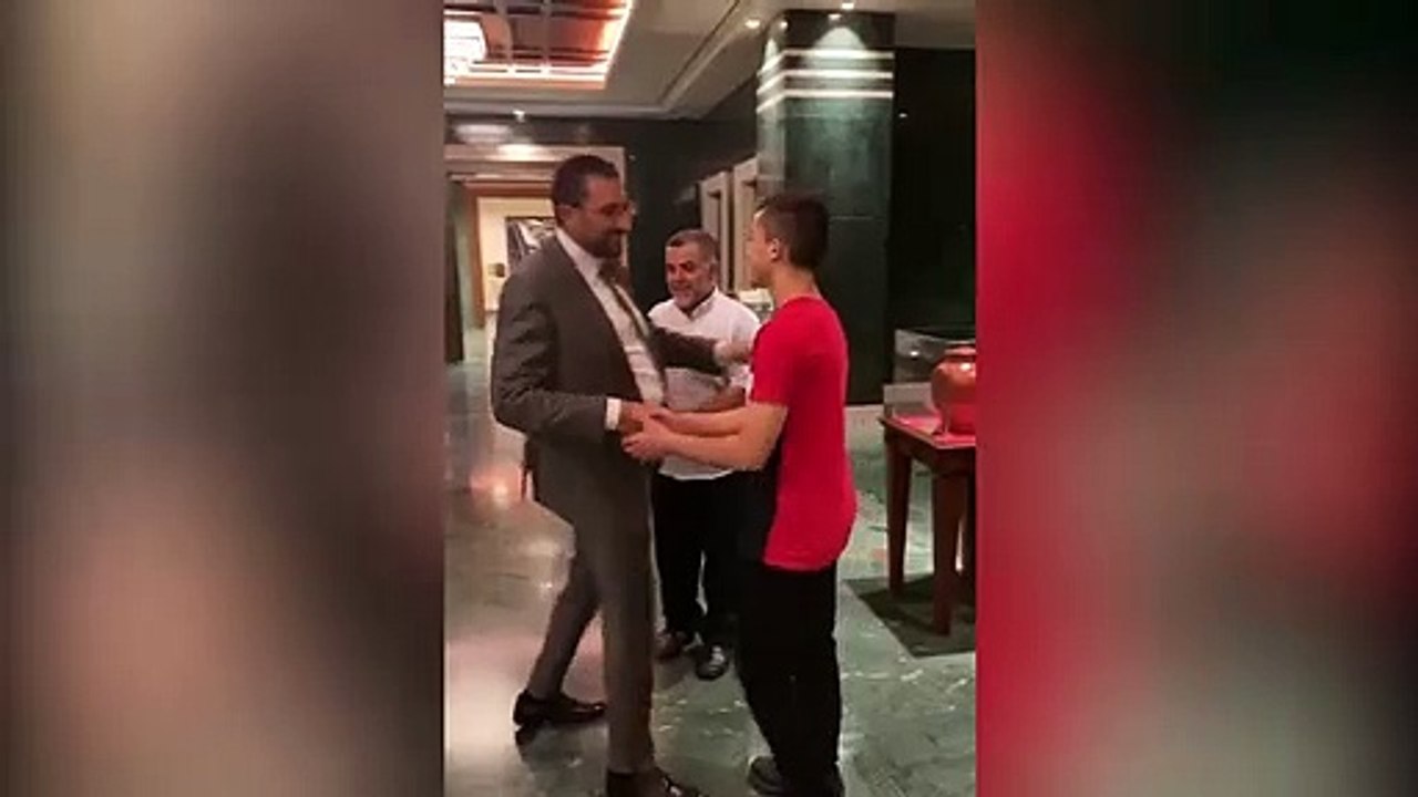 Irkçı söylemlere "Kimim ben? Ben bir insanım!" diyerek isyan eden Suriyeli genç Cumhurbaşkanlığı Külliyesi'nde ağırlandı