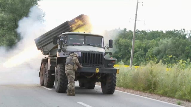 قصف متبادل بين القوات الأوكرانية والروسية على جبهة خاركيف