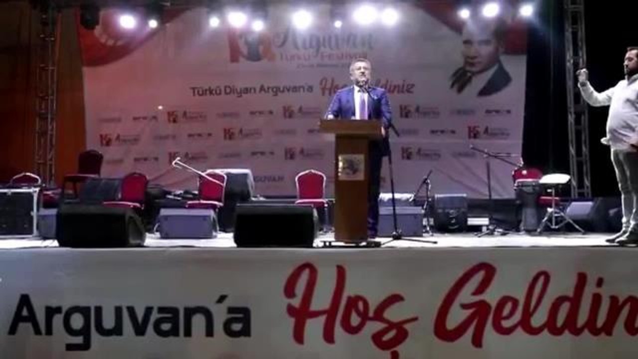 Ağbaba Arguvan Türkü Festivalinde: "Cumhuriyeti...